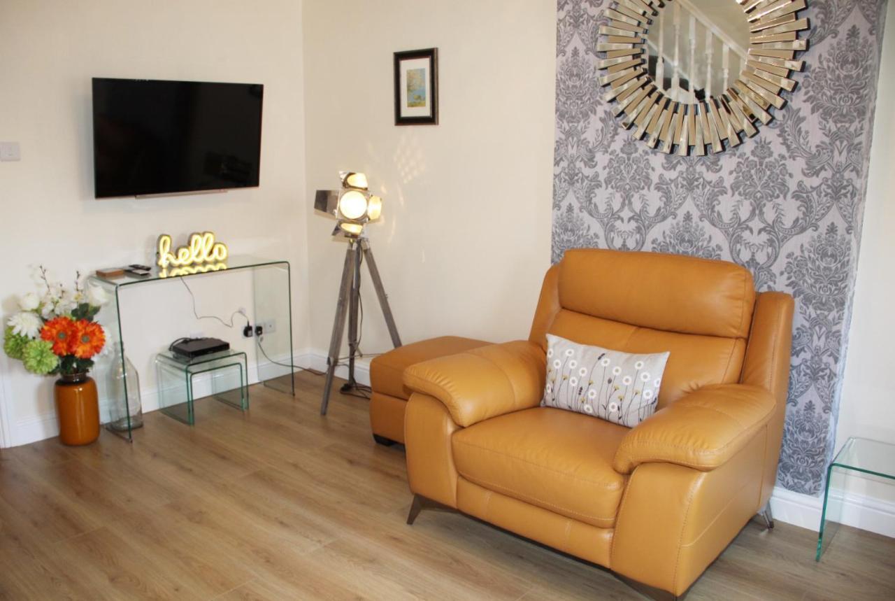 City Centre Town House With Riverside Views And Free Parking 1Bak York Bagian luar foto