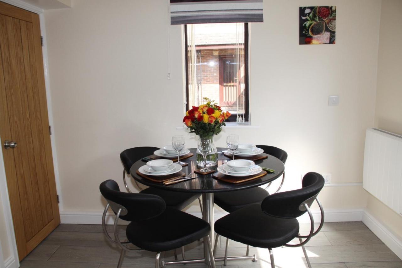 City Centre Town House With Riverside Views And Free Parking 1Bak York Bagian luar foto